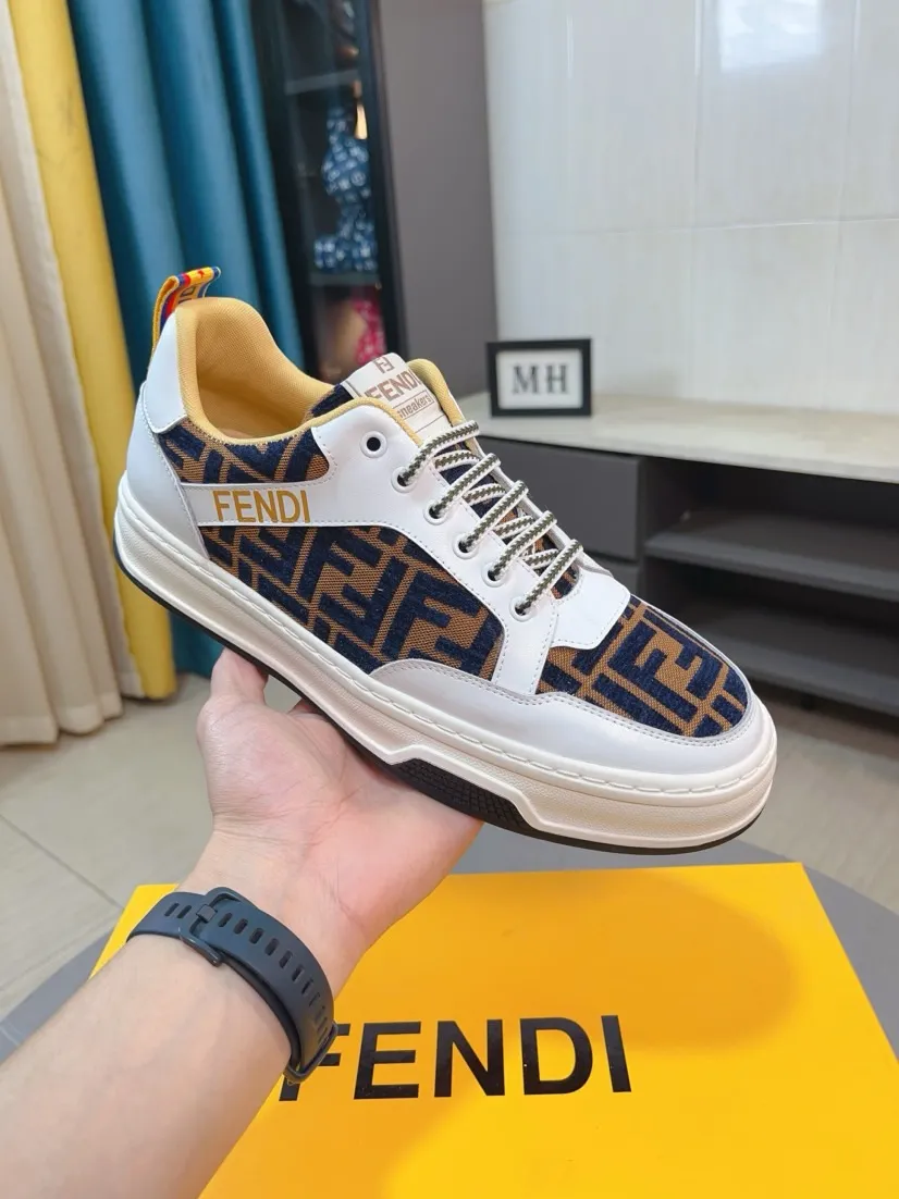 Men's shoes 💰400🌹🌹[FENDI] Fendi's classic and comfortable men's shoes, this complex sneaker is made of soft calfskin➕genuine leather lining➕original ultra-light rubber material with rough outsole. This unique light style is suitable for the casual and refined sensibility of this season. It is comfortable and natural on the feet. It is an everyday style for casual travel in autumn and winter! 38/44